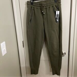 Fundamental Coast Kelly Joggers Medium Green Womens FCWF2P6 NEW